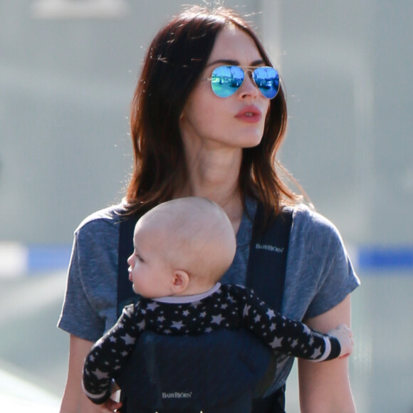 Exclusif - Megan Fox fait du shopping avec son fils Journey River Green chez Sephora dans le quartier de Malibu à Los Angeles, le 13 février 2017. © CPA/Bestimage -