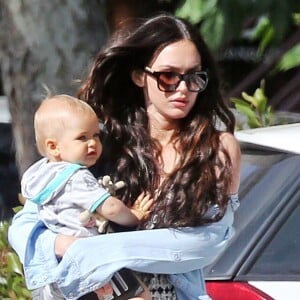 Exclusif - Megan Fox et son mari Brian Austin Green sont allés déjeuner avec leurs enfants Noah, Journey et Bodhi au restaurant Nobu à Malibu, le 22 mai 2017.