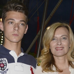 Valérie Trierweiler et son fils Léonard - Inauguration de la Fête des Tuileries à Paris le 26 juin 2015.