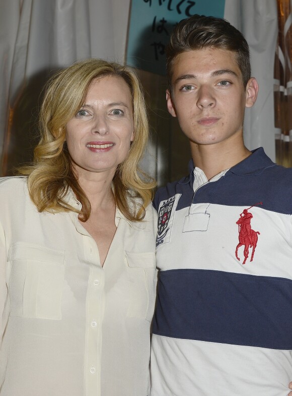 Valérie Trierweiler et son fils Léonard - Inauguration de la Fête des Tuileries à Paris le 26 juin 2015.