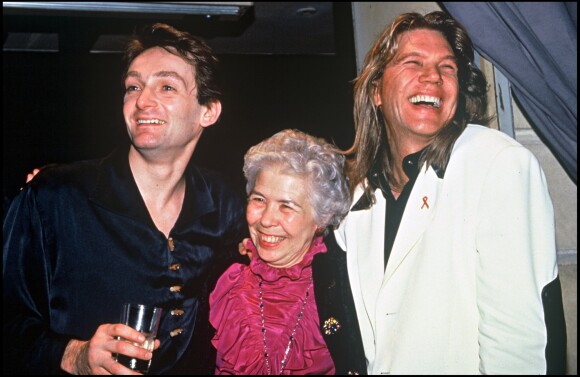 Archives - Pierre Palmade, Patrick Juvet et sa mère Janine dans un restaurant parisien en avril 1994