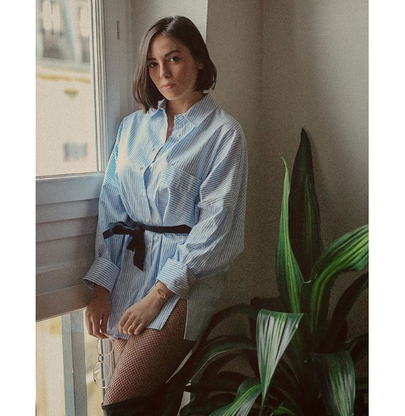 Agathe Auproux en bas résilles sur Instagram, le 20 janveir 2018.