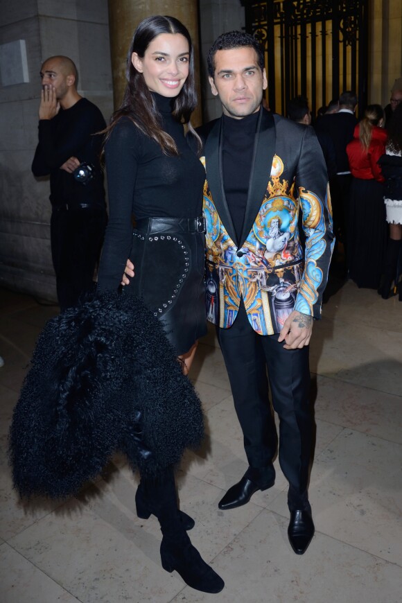 Dani Alves et sa compagne Joana Sanz - Défilé Georges Hobeika, collection Haute Couture printemps-été 2018-2019 à Paris, le 22 janvier 2018.