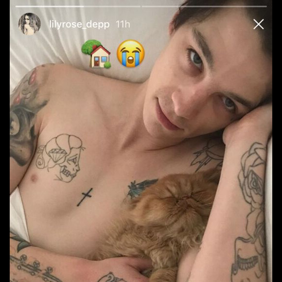 Lily-Rose Depp poste une photo de son chéri Ash Stymest (janvier 2018)