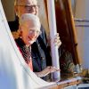 Le prince Henrik de Danemark et la reine Margrethe II de Danemark sur le yacht royal KDM Dannebrog pour fêter le 18e anniversaire du prince Nikolai de Danemark à Copenhague le 28 août 2017.