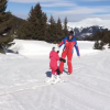 La princesse Gabriella de Monaco lors de sa première fois sur des skis, image issue d'une vidéo publiée le 31 janvier 2018 sur son compte Instagram par la princesse Charlene de Monaco.