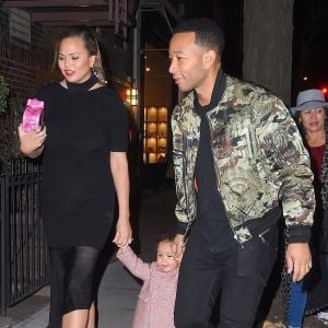 Exclusif - Chrissy Teigen (enceinte), John Legend et leur fille Luna dans les rues de New York, le 31 janvier 2018