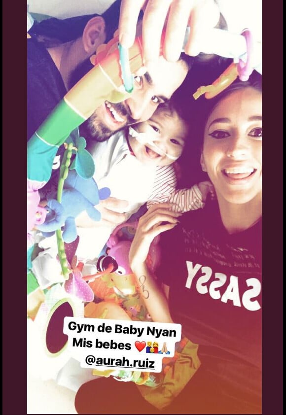 Jesé Rodriguez avec Aurah Ruiz et leur fils Nyan, né grand prématuré. Twitter, le 10 janvier 2018. 