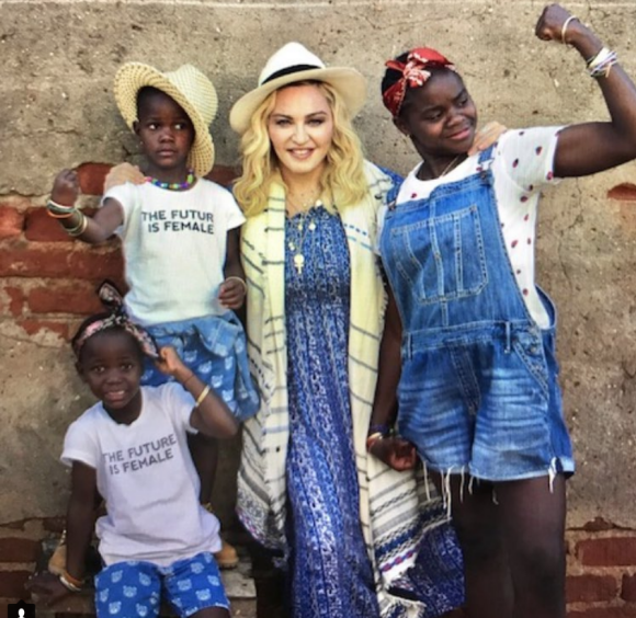 Madonna avec Mercy, Estere et Stella sur Instagram, le 7 septembre 2017. Photo prise au Portugal.