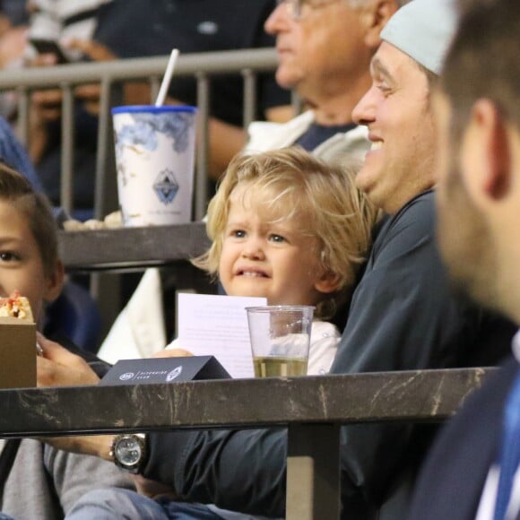 Exclusif - Michael Bublé est allé voir un match de football de l'équipe des Whitecaps avec son fils Noah à Vancouver. Le 26 août 2015 © CPA / Bestimage