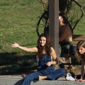 Selena Gomez avec des amies à Encino le 2 février 2018.