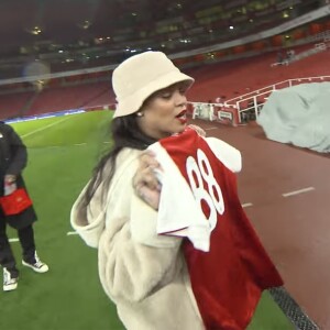 Rihanna assiste au match Arsenal vs Everton à l'Emirates Stadium à Londres le 3 février 2018.