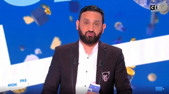 Cyril Hanouna très ému en évoquant Jésus, chef décorateur de "Touche pas à mon poste" (C8), jeudi 8 février 2018.