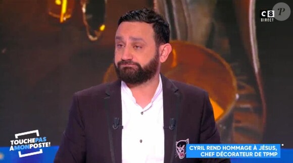 Cyril Hanouna très ému en évoquant Jésus, chef décorateur de "Touche pas à mon poste" (C8), jeudi 8 février 2018.