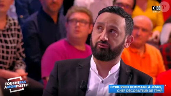 Cyril Hanouna très ému en évoquant Jésus, chef décorateur de "Touche pas à mon poste" (C8), jeudi 8 février 2018.
