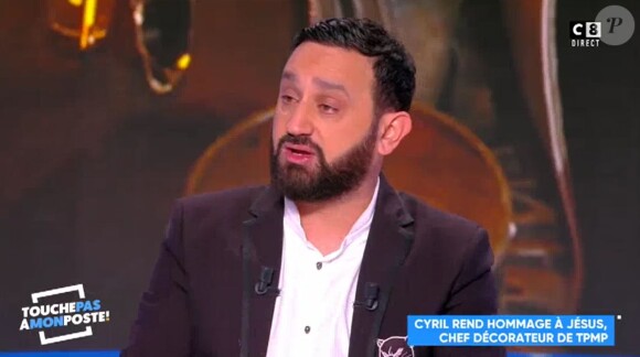 Cyril Hanouna très ému en évoquant Jésus, chef décorateur de "Touche pas à mon poste" (C8), jeudi 8 février 2018.