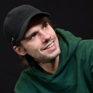 Exclusif - Rendez-vous avec l'artiste Orelsan, président du 4e festival de cinéma "Festival international CinéDrones 2017" de Saint-Médard-en-Jalles, le 19 novembre 2017. © Patrick Bernard-Thibaud Moritz/Bestimage