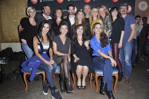 L'équipe de la série "Les Mystères de L'amour" - People lors du showcase de Elsa Esnoult au Divan Du Monde à Paris, le 4 novembre 2014.