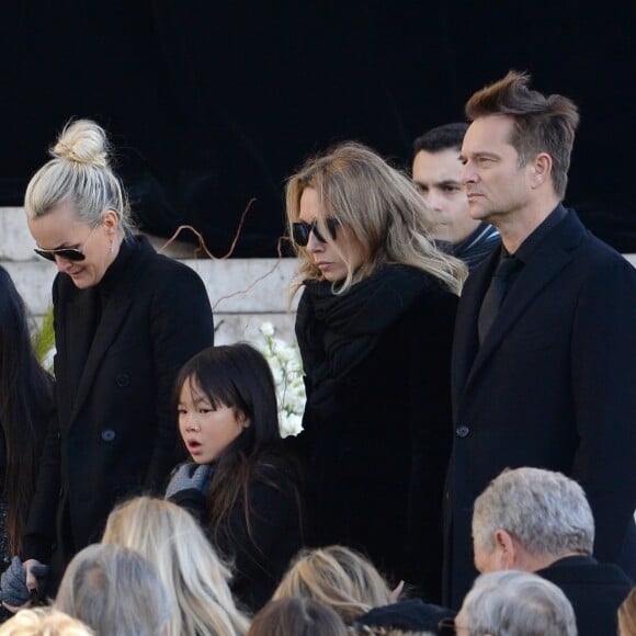 Brigitte Macron, Laeticia Hallyday et ses filles Joy et Jade, Laura Smet, David Hallyday - Arrivées des personnalités en l'église de La Madeleine pour les obsèques de Johnny Hallyday à Paris le 8 decembre 2017. © Veeren/Bestimage