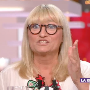 Christine Bravo explique son fou rire passé avec Nicolas Sarkozy. Le 13 février 2018 sur le plateau de "Cà vous" sur France 5.
