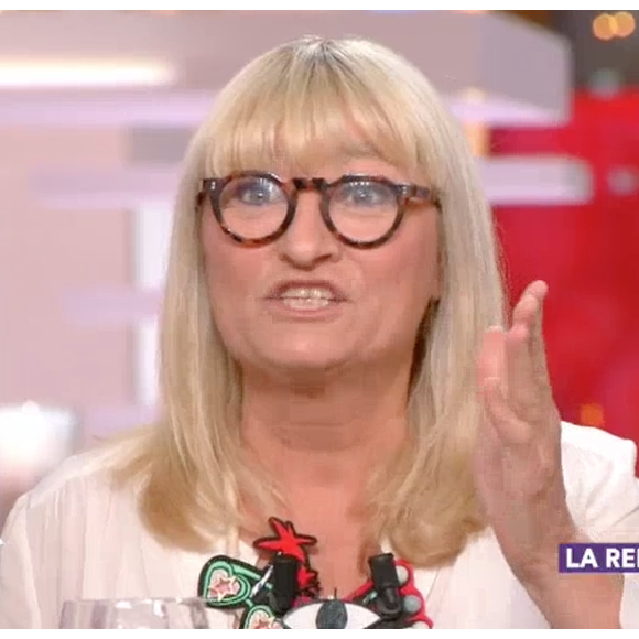 Christine Bravo explique son fou rire passé avec Nicolas Sarkozy. Le 13 février 2018 sur le plateau de "Cà vous" sur France 5.
