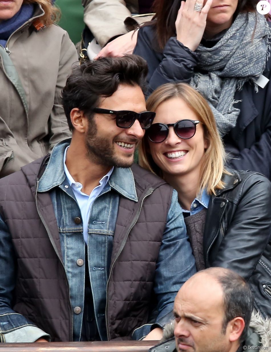 Maxim Nucci Et Sa Compagne Isabelle Ithurburu Dans Les Tribunes Des ...