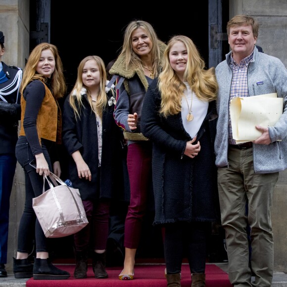 Le roi Willem-Alexander des Pays-Bas et la reine Maxima avec leurs filles la princesse Catharina-Amalia, la princesse Alexia et la princesse Ariane à Amsterdam le 3 février 2018 lors de la fête du 80e annniversaire de la princesse Beatrix.