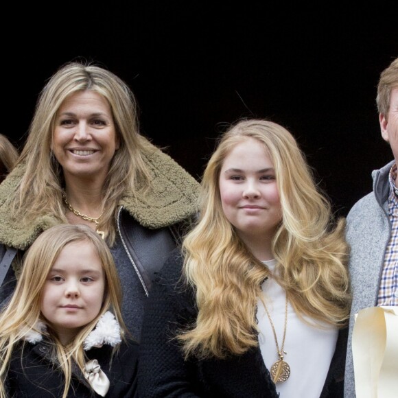 Le roi Willem-Alexander des Pays-Bas et la reine Maxima avec leurs filles la princesse Catharina-Amalia, la princesse Alexia et la princesse Ariane à Amsterdam le 3 février 2018 lors de la fête du 80e annniversaire de la princesse Beatrix.