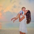 Jade Lagardère en vacances aux Maldives avec ses enfants. Janvier 2018.