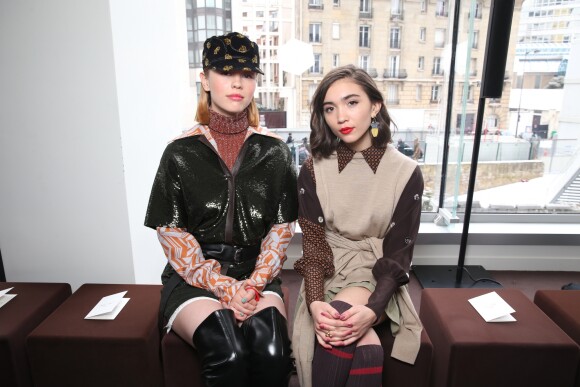 Mia Goth et Rowan Blanchard - People au défilé de mode "Chloé", collection prêt-à-porter automne-hiver 2018/2019, à Paris le 1er mars 2018
