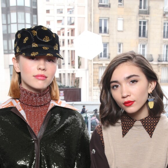 Mia Goth et Rowan Blanchard - People au défilé de mode "Chloé", collection prêt-à-porter automne-hiver 2018/2019, à Paris le 1er mars 2018