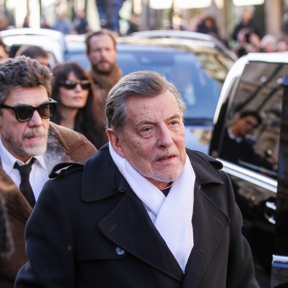 Jean-Claude Camus - Arrivée du convoi funéraire à l'église de La Madeleine lors des obsèques de Johnny Hallyday à Paris le 9 décembre 2017.