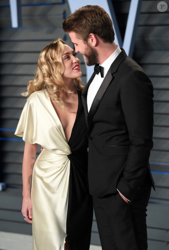 Miley Cyrus et Liam Hemsworth - People à la soirée Vanity Fair Oscar Party au "Wallis Annenberg Center for the Performing Arts" à Beverly Hills, le 4 mars 2018.