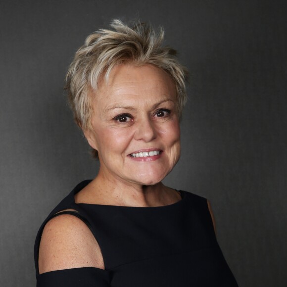 Exclusif - Muriel Robin - Backstage - 12ème cérémonie des Globes de Cristal au Lido à Paris, le 12 février 2018. © Rachid Bellak / Pool / Bestimage