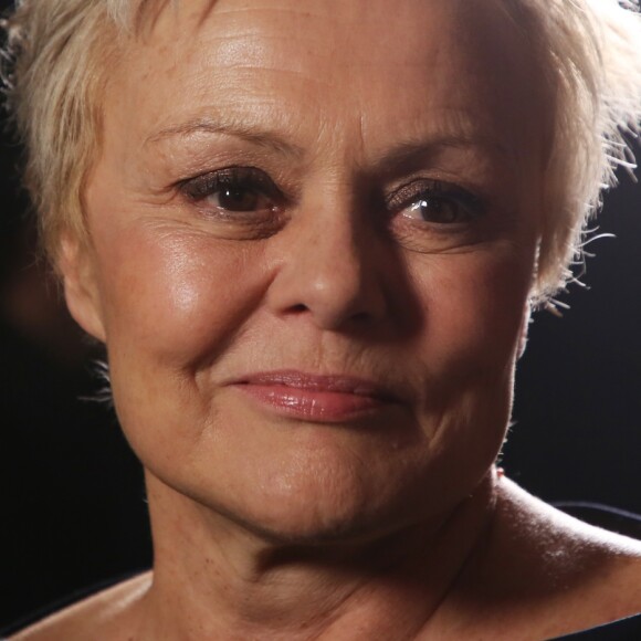 Exclusif - Muriel Robin - Backstage - 12ème cérémonie des Globes de Cristal au Lido à Paris, le 12 février 2018. © Rachid Bellak / Pool / Bestimage