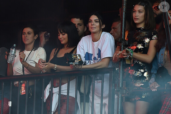 Kylie et Kendall Jenner au Wireless Festival à Londres. Le 8 juillet 2017.