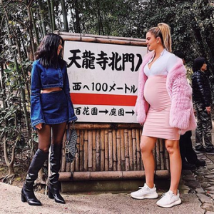 Kourtney et Khloé Kardashian au Japon. Mars 2018.