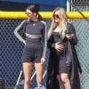 Kendall Jenner et Khloé Kardashian enceinte - La famille Kardashian (et leur équipe "Calabasas Peaches") lors d'un match de softball avec des amis à Los Angeles, le 6 mars 2018.