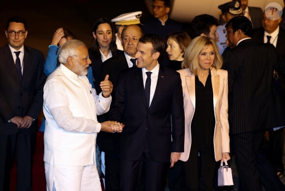 Ségolène Royal, Le premier ministre indien Narendra Modi, Le président Emmanuel Macron, La première dame Brigitte Macron, Jean-Yves Le Drian, ministre de l'Europe et des affaires étrangères, Florence Parly, ministre des armées lors de l’arrivée du couple présidentiel français à l'aéroport militaire de Delhi le 9 mars 2018. Le président français et son épouse sont en voyage officiel en Inde pour 3 jours. © Dominique Jacovides / Bestimage
