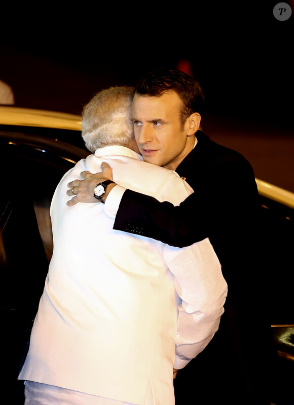 Le président Emmanuel Macron, Le premier ministre indien Narendra Modi lors de l'arrivée du couple présidentiel français à l'aéroport militaire de Delhi le 9 mars 2018. Le président français et son épouse sont en voyage officiel en Inde pour 3 jours. © Dominique Jacovides / Bestimage