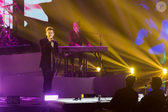 Harry Styles chante lors de l'émission X-Factor à Milan, Italie, le 9 novembre 2017.