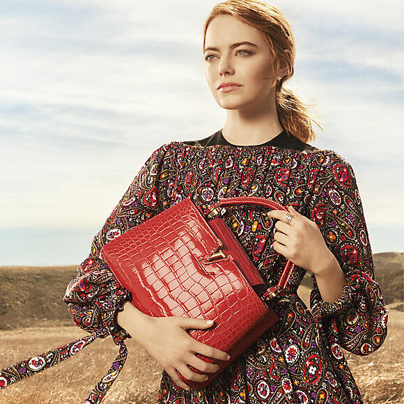 Emma Stone, nouveau visage de la campagne "The Spirit of Travel" de Louis Vuitton. Photo par Craig McDean.
