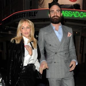 Kylie Minogue et son ex-compagnon Joshua Sasse arrivent au restaurant "The Ivy" à Londres, le 7 décembre 2016.