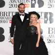 Kylie Minogue et son ex-fiancé Joshua Sasse à la Cérémonie des BRIT Awards 2016 à l'O2 Arena à Londres, le 24 février 2016.