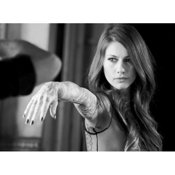 Nikos Aliagas et Fanny Maurer de "Secret Story" - Shooting dénudé pour Normal Magazine