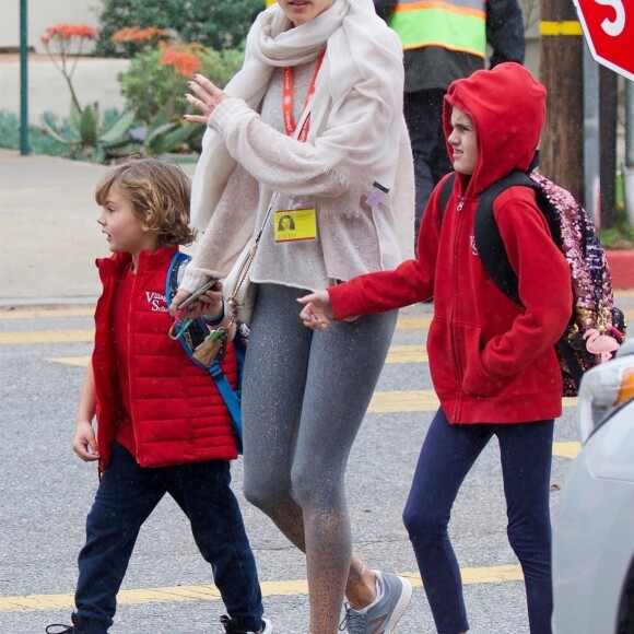 Exclusif - Alessandra Ambrosio se promène avec ses enfants Anja et Noah à Brentwood, le 13 mars 2018