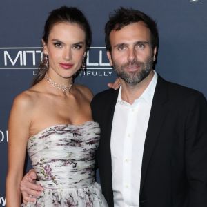 Alessandra Ambrosio et Jamie Mazur à la soirée Baby2Baby à Culver City, le 11 novembre 2017