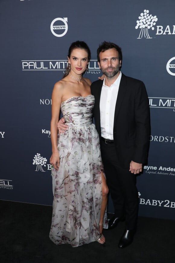 Alessandra Ambrosio et Jamie Mazur à la soirée Baby2Baby à Culver City, le 11 novembre 2017