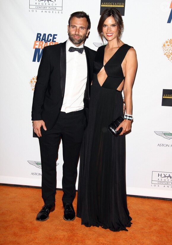 Alessandra Ambrosio et Jamie Mazur - Tapis Rouge du " 21st Annual Race To Erase MS " à Los Angeles le 2 mai 2014