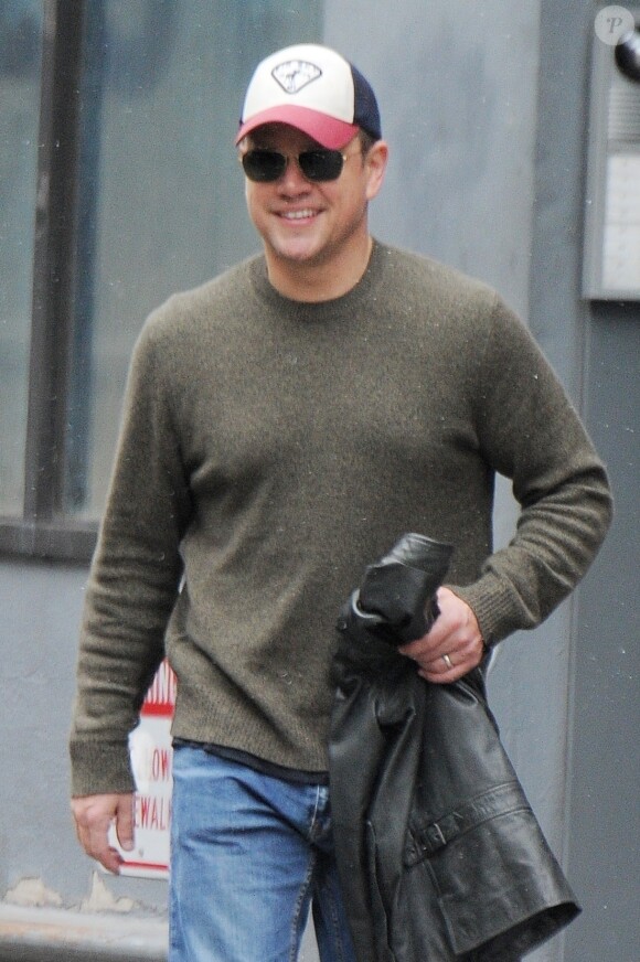 Exclusif - Matt Damon et sa femme Luciana Barroso arrivent à l'aéroport de New York, le 17 janvier 2018.